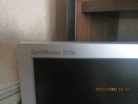 Монитор Samsung SyncMaster 203 B высота и все такое регулируется,ножка круглая 