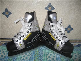 коньки хоккейные