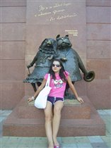 Встала на защиту животных)))))