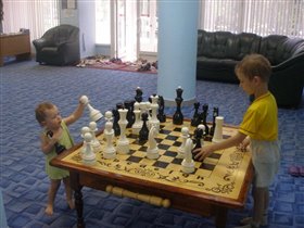 Юная шахматистка