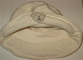 шапочка Наполеон(с мишкой и резинкой дополнительной внутри),р-р 46-48,ц.50р.