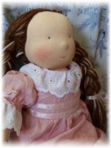 Нарядная кукла