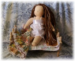 Нарядная вальдорфская кукла