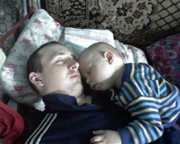 Спят усталые мальчишки))