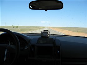 После Волгограда километров 100 и начинаются калмыцкие степи. Вот где мне понравилось ехать.