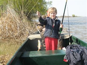 И без шапки тоже. Кстати в тот раз только Мишка вытаскивал что-то стоящее. :)