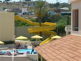 бассейн и горка