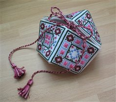 Sewing Set или сумочка для рукодельных принадлежностей.
