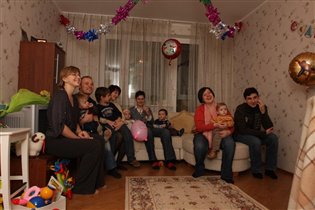 Зрители день2:друзья с детьми 