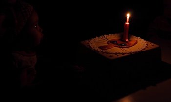 задуваем свечку на бис