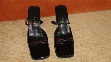 Босоножки закрытые на каблуке, 38-26,5 см