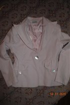 Пинжак цвет нежно розовый.