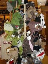 шапки много