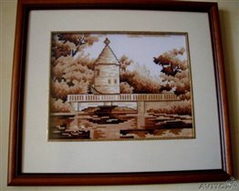 есть еще одна с другой беседкой, цвета те же