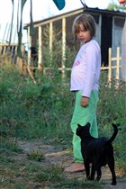 Ульянка со своей личной мини-пантерой