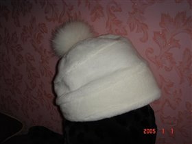 белая шапочка с пумпоном