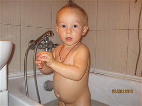 Егор в ванной