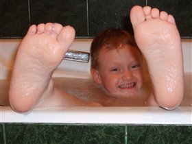 Вот такие ножки - мыли, мыли - аж блестят!!!!