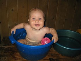 люблю купаться....и в ванной и в баньке )))
