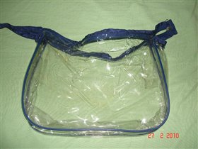 косметичка из- под какого -то набора.