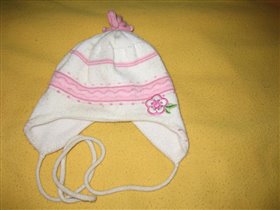 Шапочка весна 50-52р-р.250руб