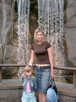 я с моей дочей у зоопарка)