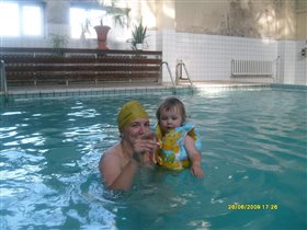 С тетей Ирой в бассейне