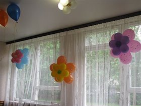 Цветы на шторке