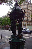 фонтанчик. Париж