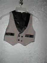 Жилет на праздник прим. на 1-2 года- 200 руб.