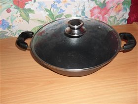 Кастрюля-вок  300 руб.