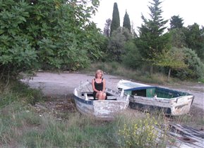 Скромняга в лодке