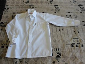 Рубашка белая на 5-6 лет (116-122), 100р.