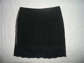 Черная юбка с кружевами