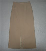 Бежевая юбка с разрезом