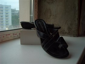 Шлепанцы черные