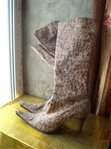 Бежевые сапоги