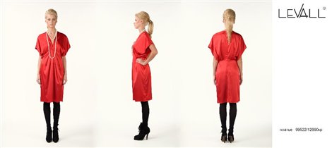 красное атласное платье