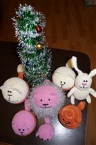 Котошарики и кролик с ними