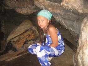 Кариночка в Тавдинских пещерах