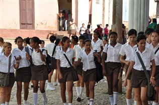 Кубинские школьницы.