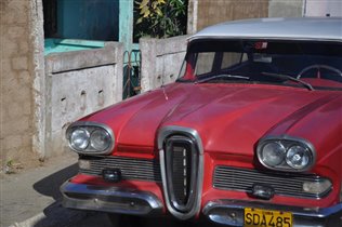 На Кубе тысячи американских авто 1928-1958 гг.