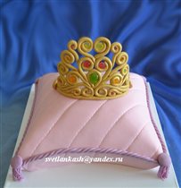 Торт Корона на розовой подушке