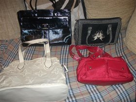 сумки ерхний ряд по 500р,нижний по 300 р