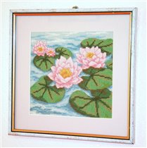 лилии в сером