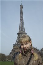 Эйфелева башня, ну а куда без нее?:))