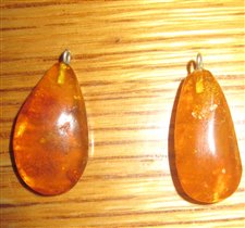 Янтарные кулончики