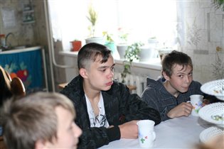 Коля (в центре) и Дима Р.