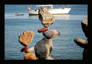 Камни на фоне Тихового океана