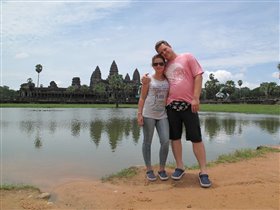Мы на фоне Ангкор Вата